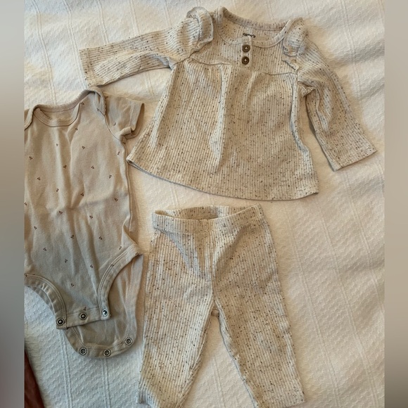 Carter’s 3M Bundle - Picture 5 of 9